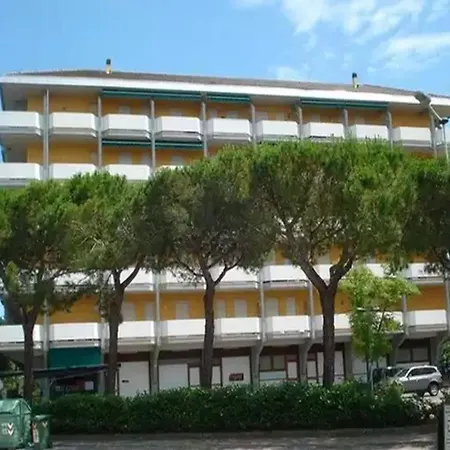 Coastal With Pool In Caorle Apartment
